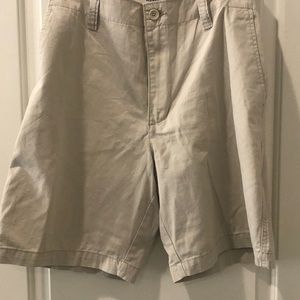 New Old Navy shorts men’s. Size 38 khaki